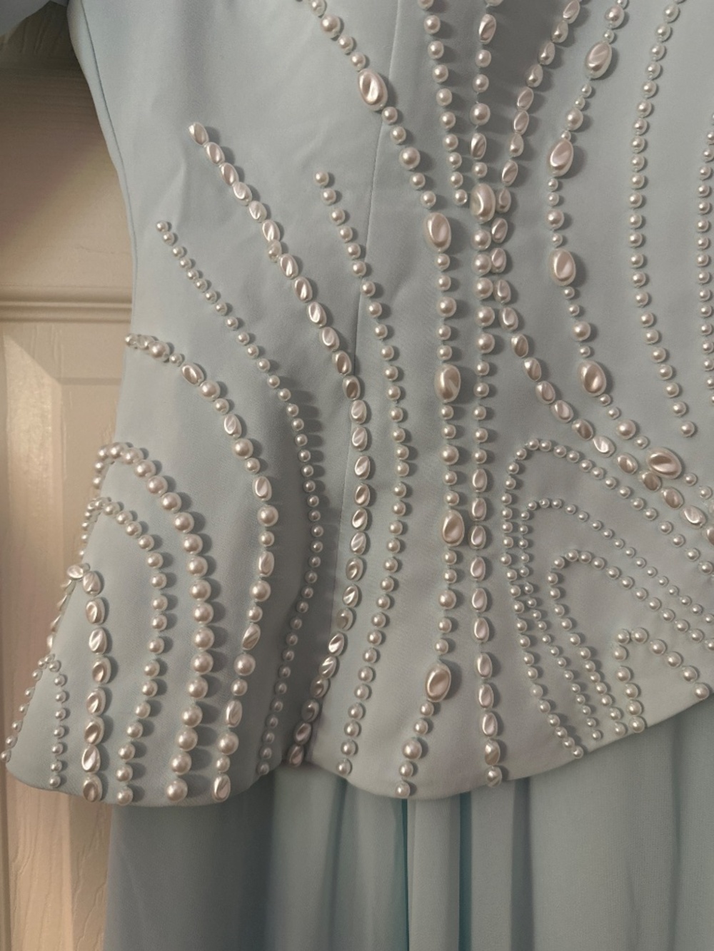 Modest evening gown - Picture 6 of 7